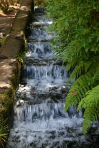 Cascada en escalera de una levada